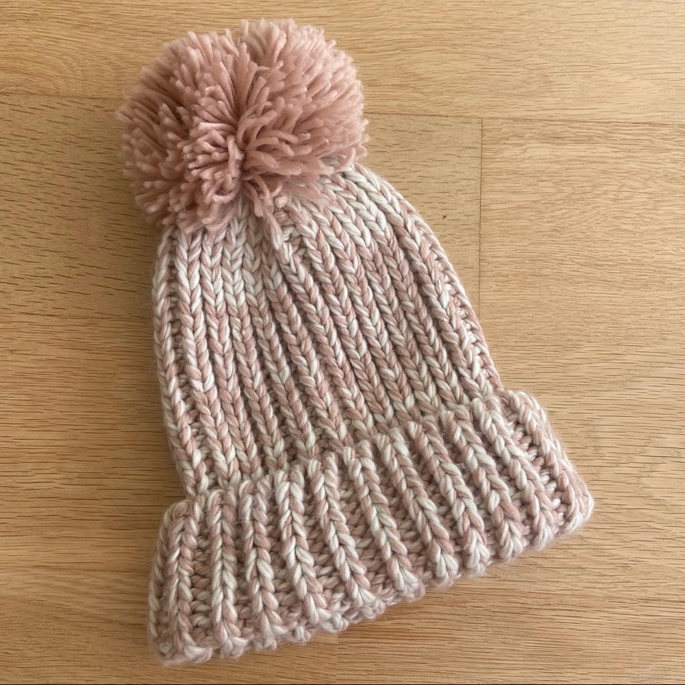 NWOT pink knit pom pom beanie